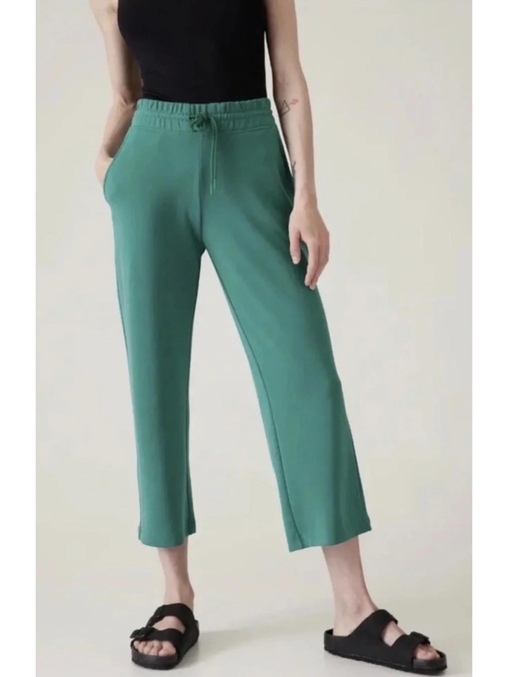 ATHLETA Seasoft Mid Rise Straight Crop - Picture 1 of 10